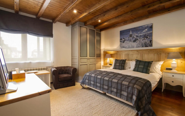 Eira Ski Lodge