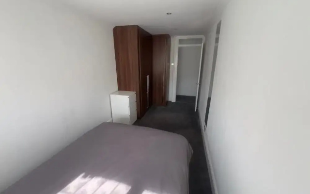 Charming Houghton Regis House With 4 Bedrooms