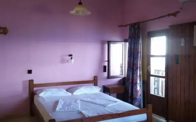Triple studio room in Mylopotamos Beach