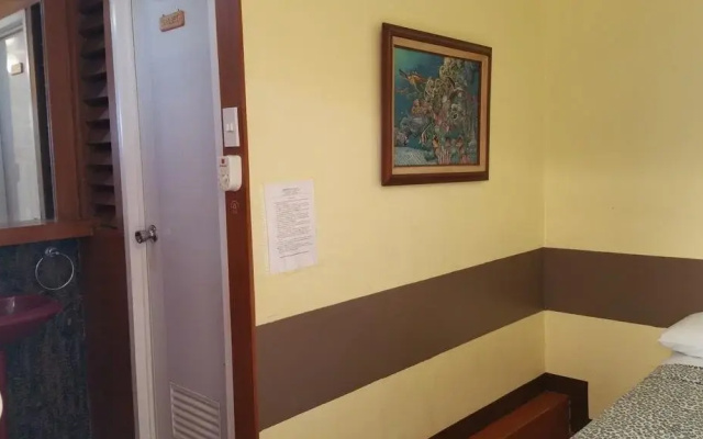 Residencia Katrina Bed and Breakfast