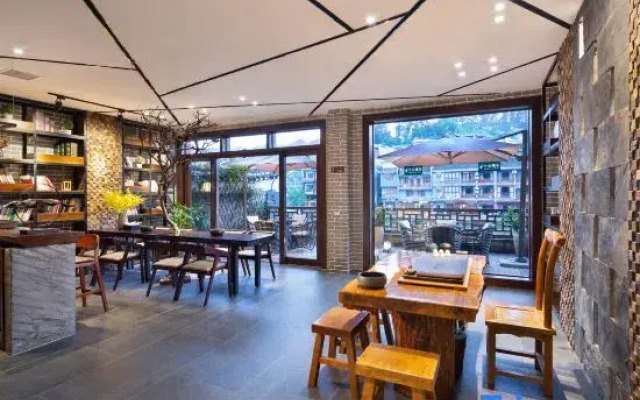 Phoenix Youran Qingsu Hotel