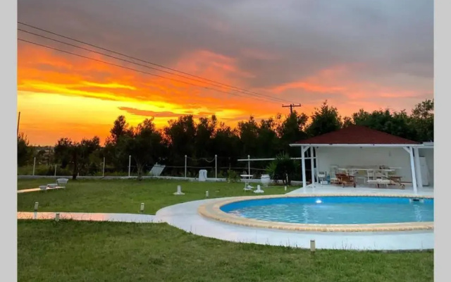 Family Maisonette with pool #2