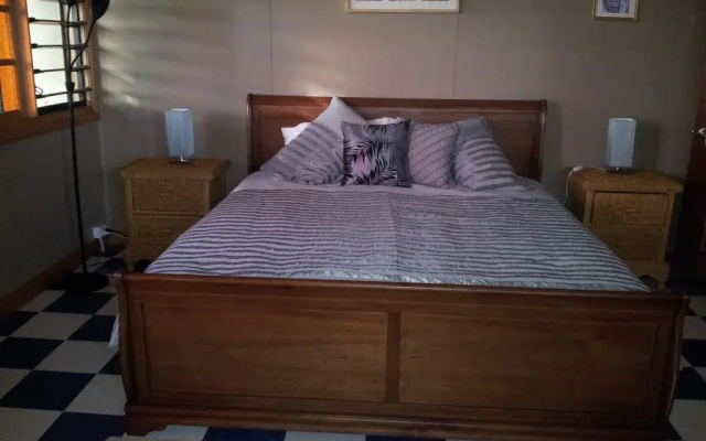 Outback deli B&B