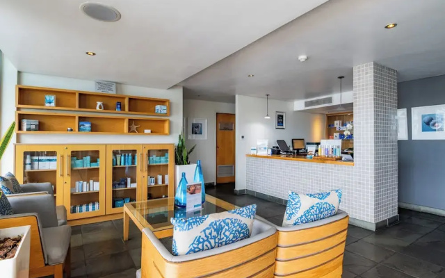 Lagoon Shoreline Penthouse