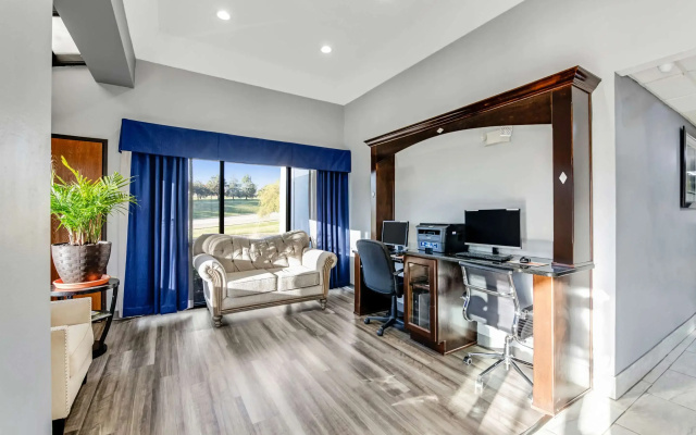 Quality Inn Merriam Kansas City