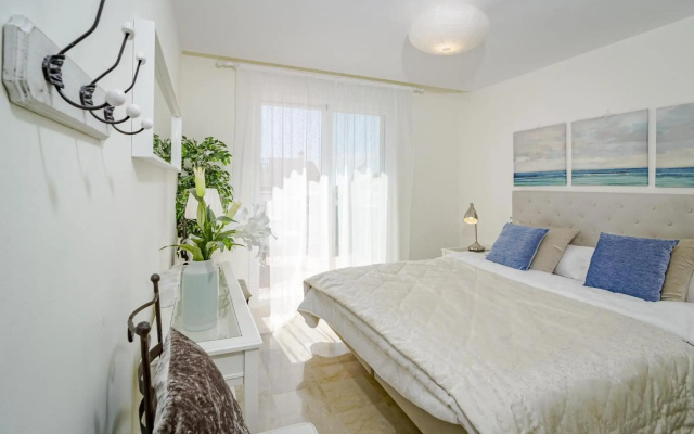 AR23- 3 bedroom apartment amazing views