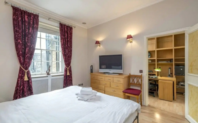 Elegant 2 BR Apartment in Paddington