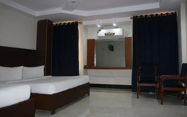 Royal Blue Hotel