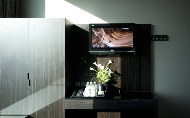 V Hotel Lavender