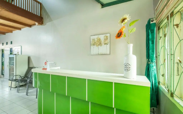 OYO 2227 Raka Residence Syariah