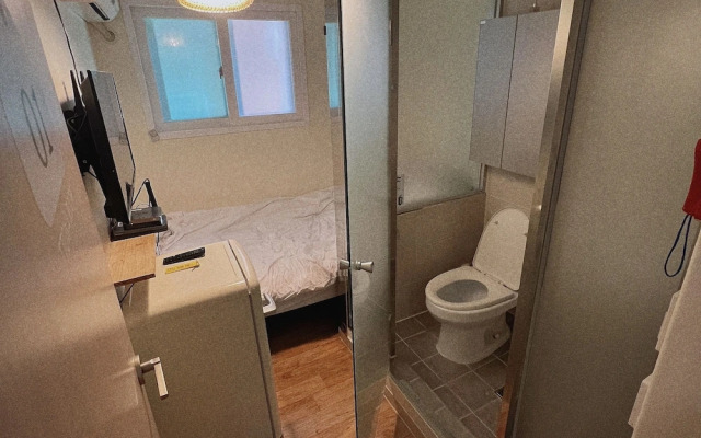 Jnineguesthouse