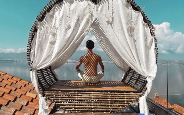 Haizhaoshan • 270-Degree Cliff Seaview Holiday Villa (Dali Haidongfang)