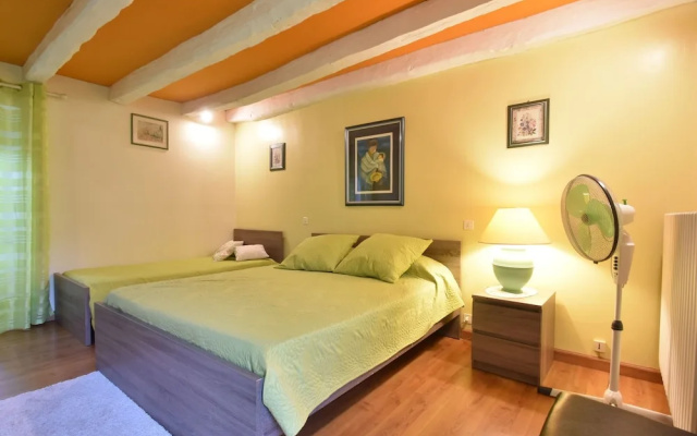Cozy Holiday Home in Villefranche-du-périgord With Pool