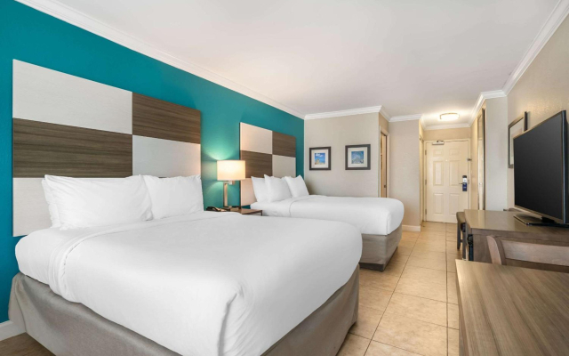 Comfort Inn & Suites Daytona Beach Oceanfront