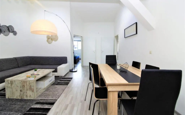 GOLD: Penthouse apartment Volkertmarkt