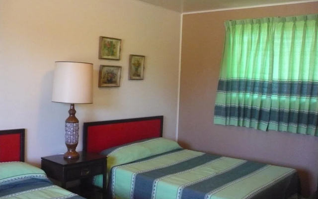 Red Top Motor Inn