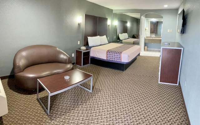 Home Place Inn & Suites