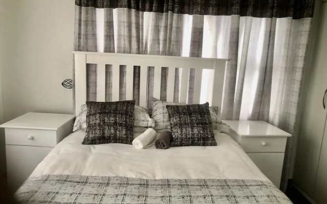 1 bed Apartment in Mount Pleasant Heights - 2014