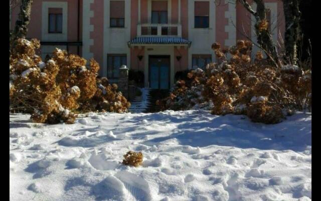Отель Grande Albergo Gambarie Италия, Санто-Стефано-ин-Аспромонте - отзывы, цены и фото номеров - забронировать отель Grande Albergo Gambarie онлайн вид на фасад