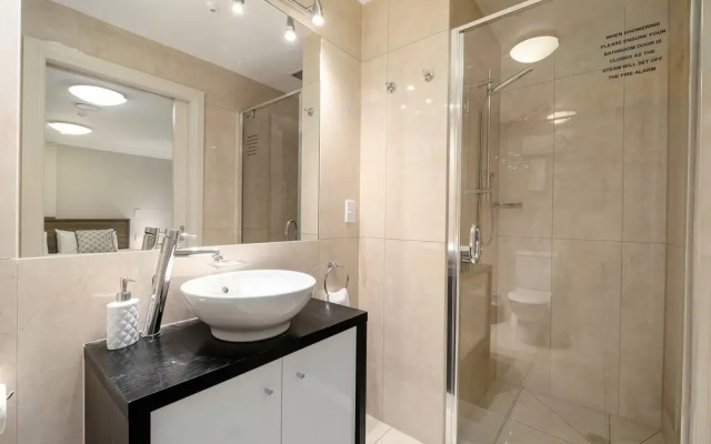 Lakefront Luxury 911 Studio
