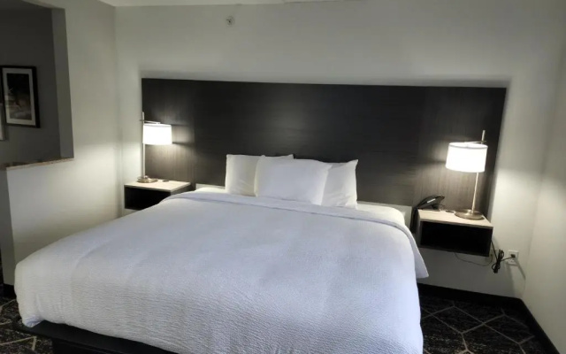 La Quinta Inn & Suites by Wyndham Lake George