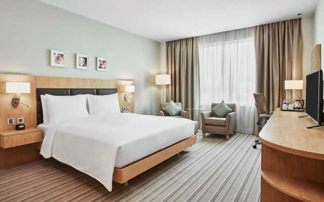 Hilton Garden Inn Dubai, Mall Avenue