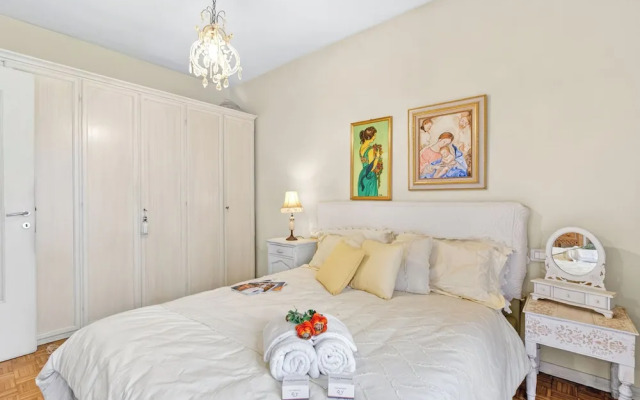 Chic Retreat With Park Central Salo