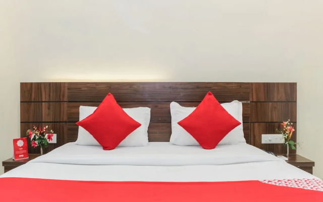OYO 22692 Flagship Strand Resort