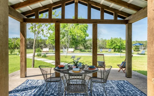 Upstaystunning 10 Acres Farmhouse w/ Private Pool