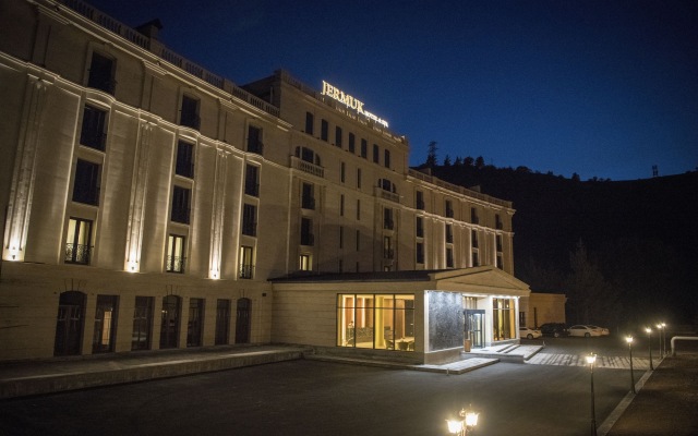 Отель Jermuk and SPA Армения, Джермук - отзывы, цены и фото номеров - забронировать отель Jermuk and SPA онлайн вид на фасад