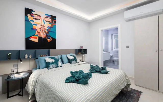 Chic Stylish Maisonette Near Tigne Point