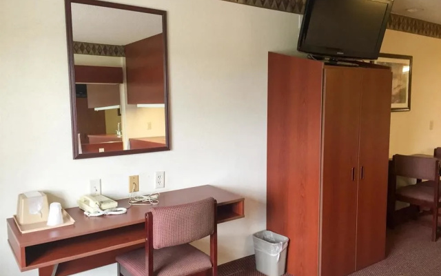 Microtel Inn and Suites Brunswick