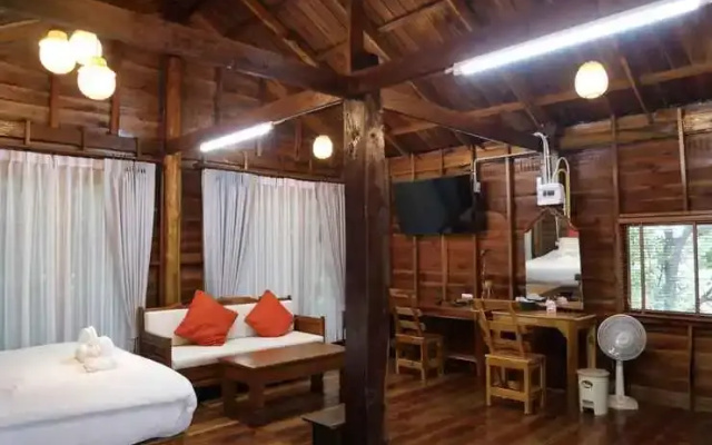 Baan Suan Kaew Khampaeng