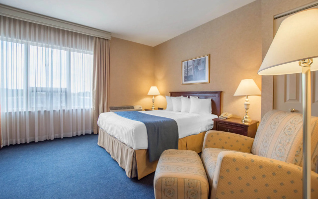 Spark by Hilton Montreal Brossard