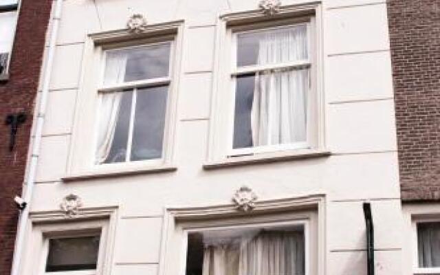 Отель Hostel the Veteran Нидерланды, Амстердам - отзывы, цены и фото номеров - забронировать отель Hostel the Veteran онлайн вид на фасад