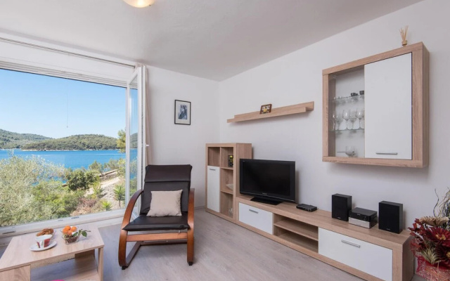 Beautiful Home in Sokolic With Wifi and 3 Bedrooms