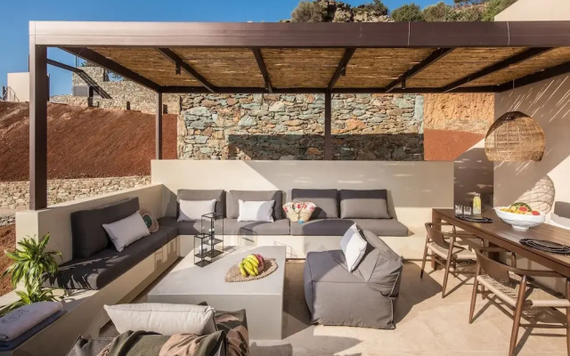 Villa Helios - Elevate Your Senses