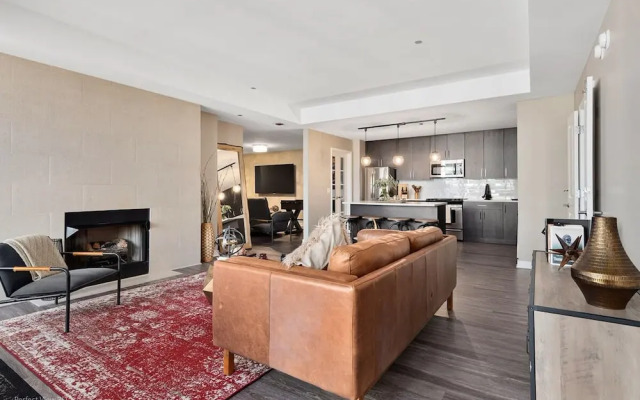 Lake View Penthouse Top Amenities Unit Laundry