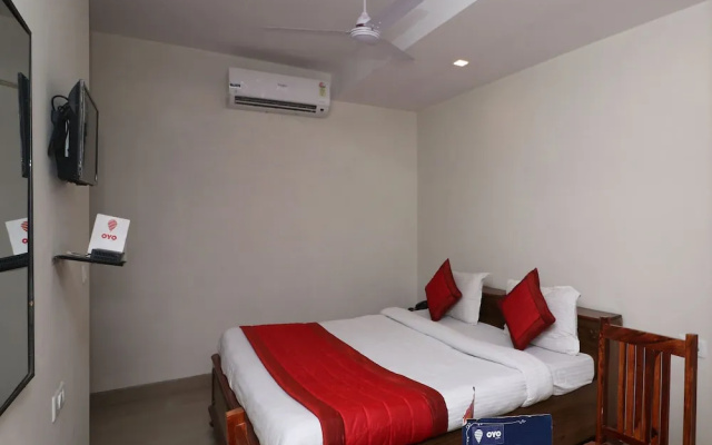OYO 13301 Mayesha residency