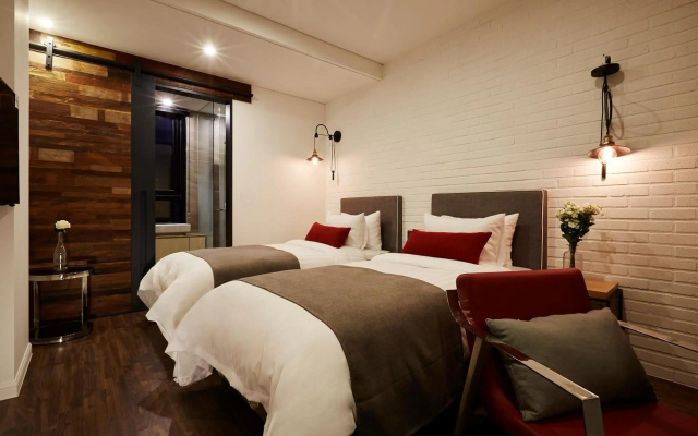 Urban Island Hotel