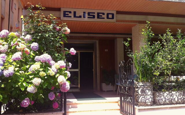 Отель Eliseo Италия, Фьюджи - отзывы, цены и фото номеров - забронировать отель Eliseo онлайн вид на фасад