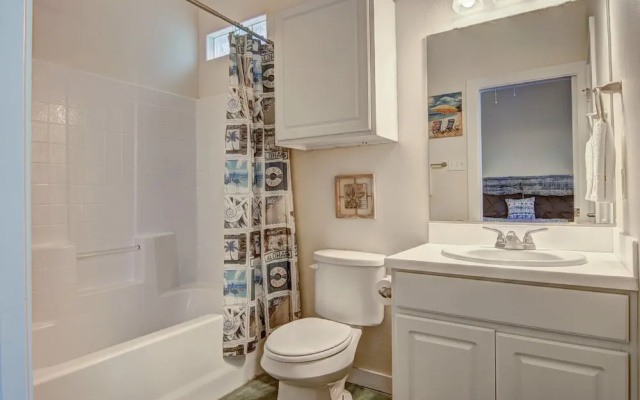 Family friendly Parrotdise Home in Pirates Bay by Redawning