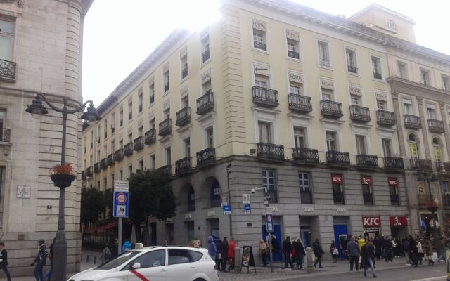 Отель Puerta del Sol Downtown вид на фасад