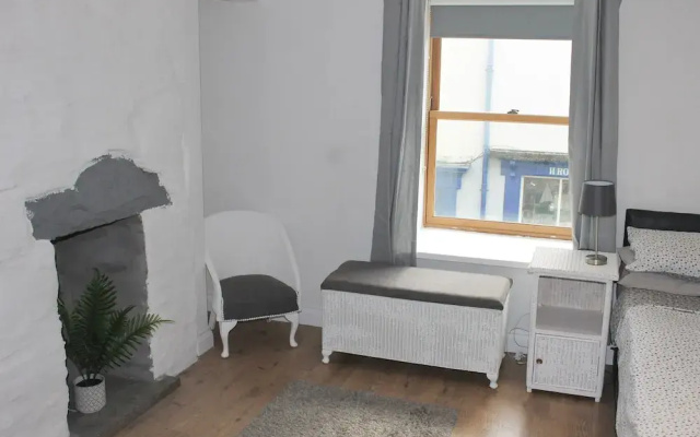 Brackendale Luxury Townhouse, hot Tub,sauna, Games
