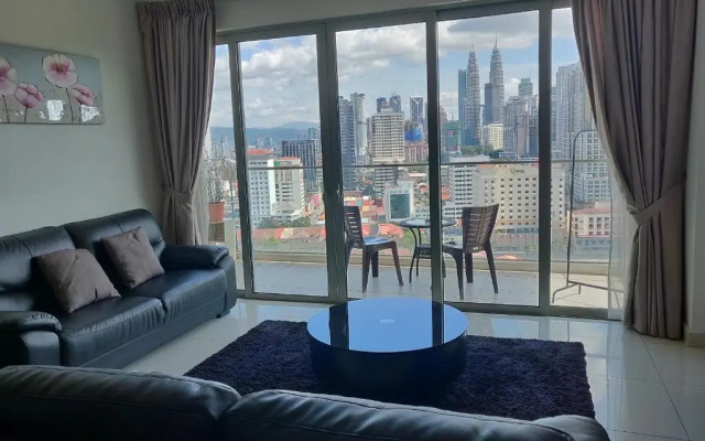 Regalia Suites & Residences KLCC Infinity Pool by 109 Global Host