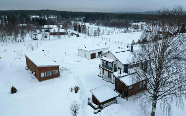 Arctic River Chalet