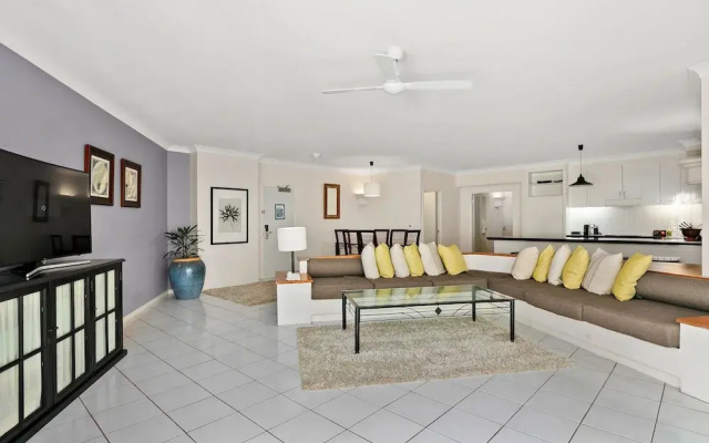 Absolute Beachfront at Alamanda 62