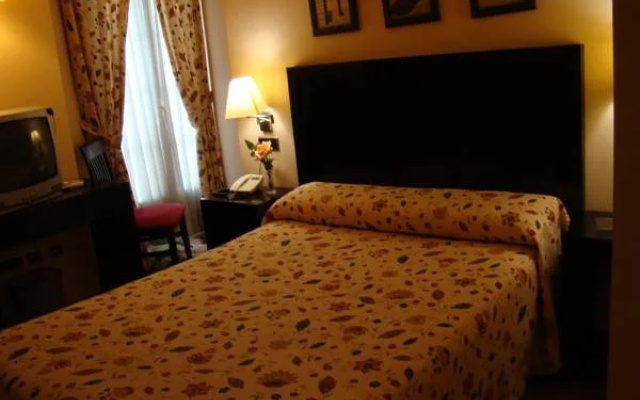 Hostal Plaza