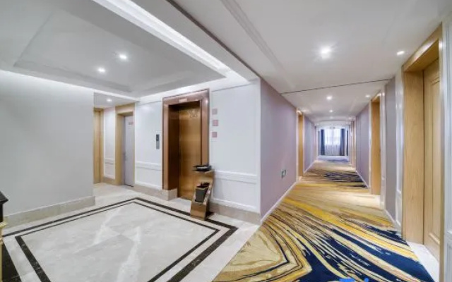 Vienna Hotel (Tongxiang Chongfu International Leather Center Branch)