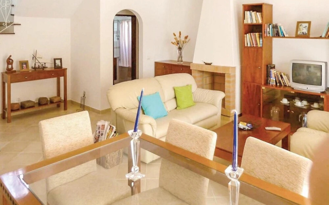 Nice Home in Guia With 4 Bedrooms, Wifi and Outdoor Swimming Pool